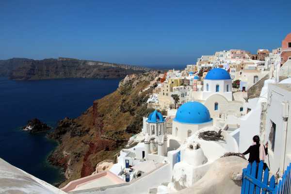 the beautiy of Ola is one of the key reasons to visit Santorini